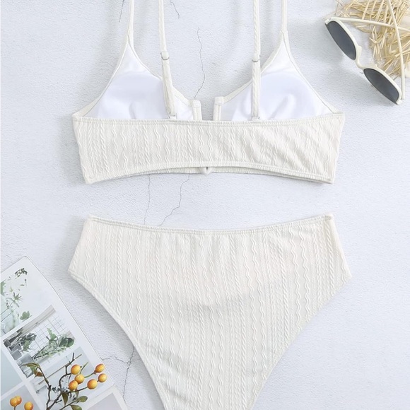 White Textured Bikini set Medium/ 0105 - Picture 4 of 6